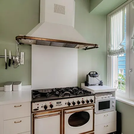 65 - The House Of Travelers *