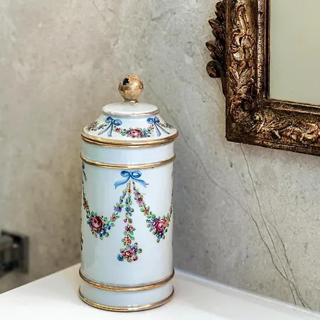 65 - The House Of Travelers Apartmán *