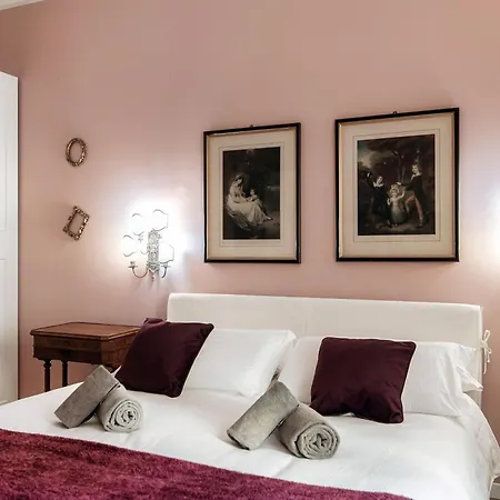 65 - The House Of Travelers Apartment