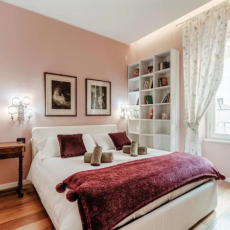 65 - The House Of Travelers Apartment