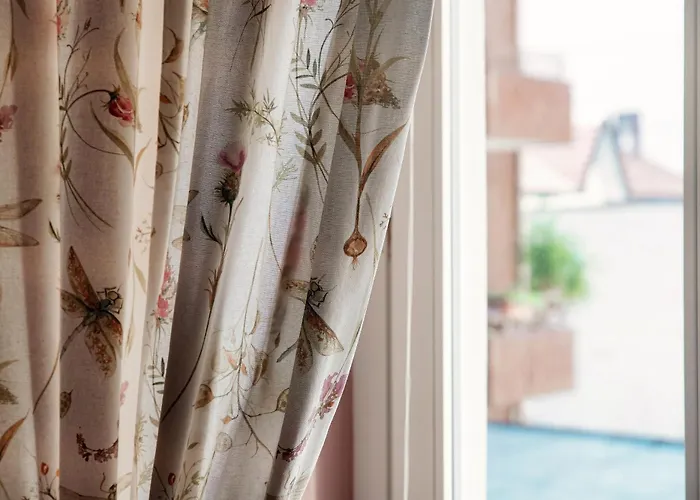 65 - The House Of Travelers Como