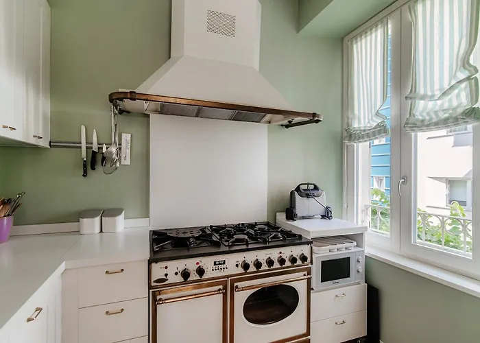 65 - The House Of Travelers *