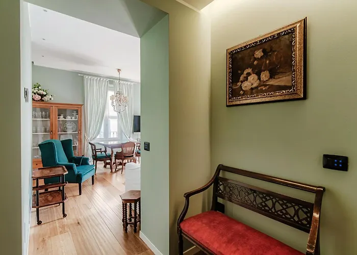 65 - The House Of Travelers Como