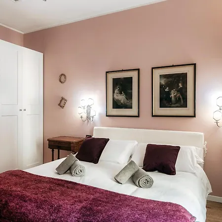 65 - The House Of Travelers Como